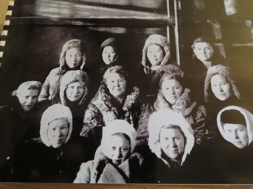 Педагогический институт. Нина Ильинична во втором ряду крайняя слева